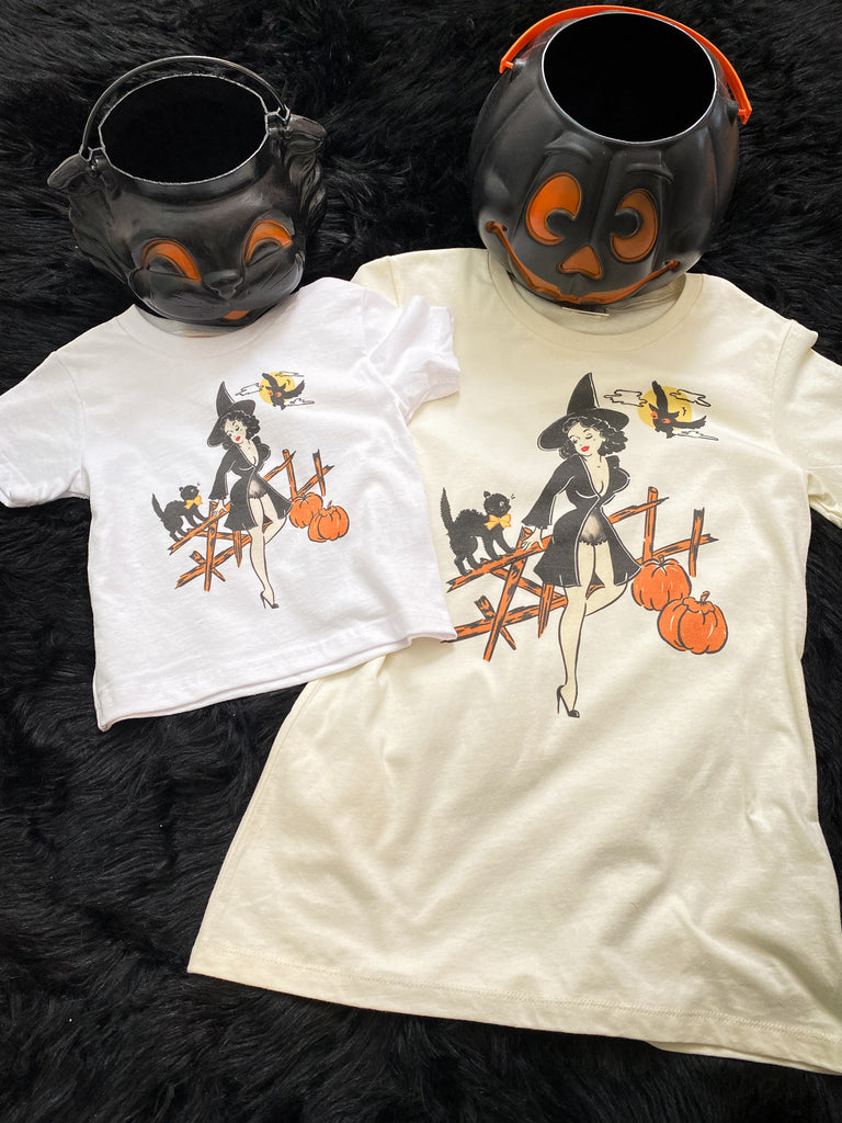 Spooky story Fitted Tee in Ivory