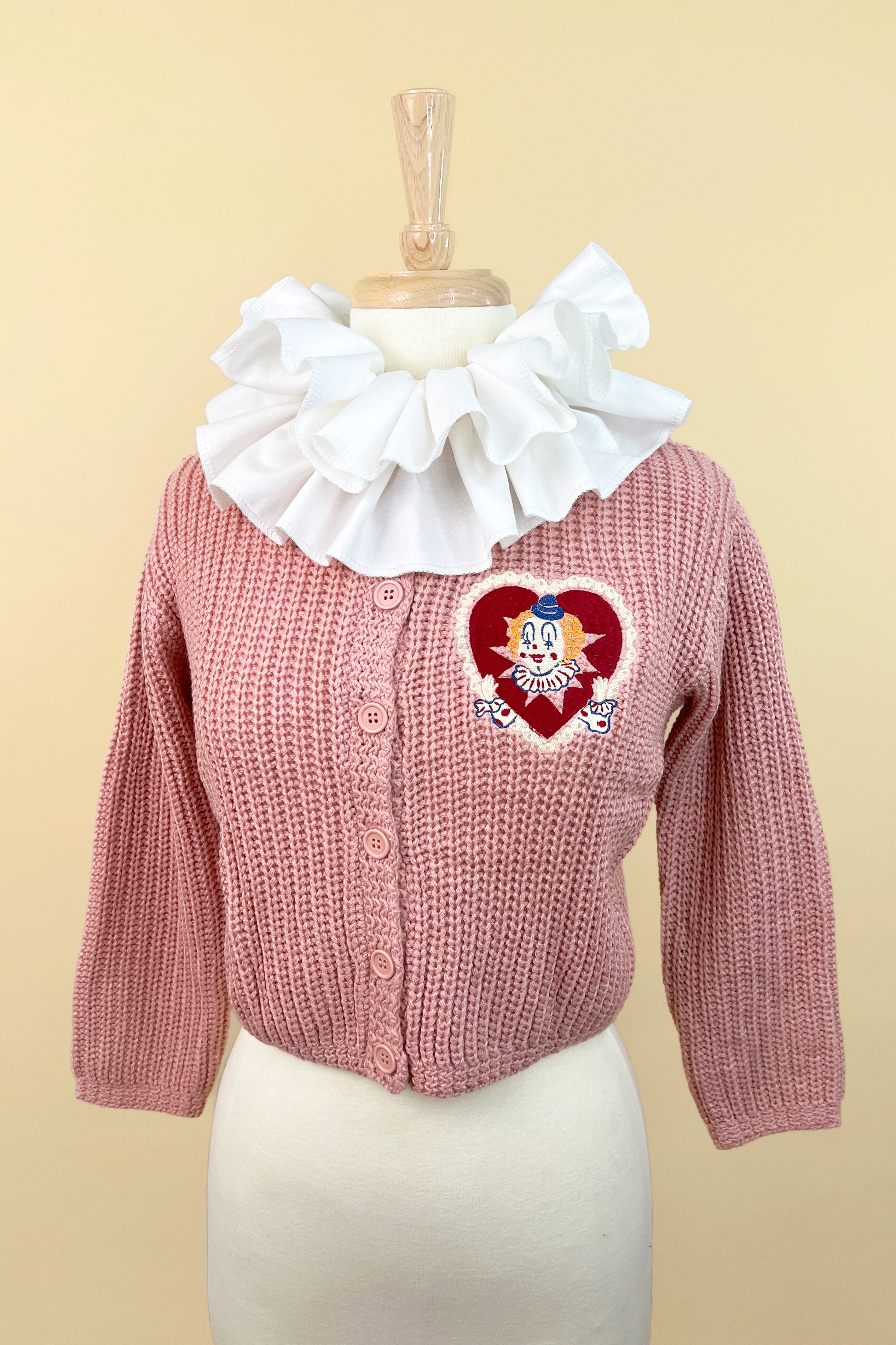 clowncollarruffle-2_2533x.jpg?